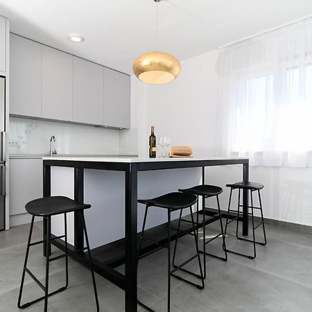 Apartment Laura, Free Parking, Balcony, 4 Ppl Trogir Exterior photo