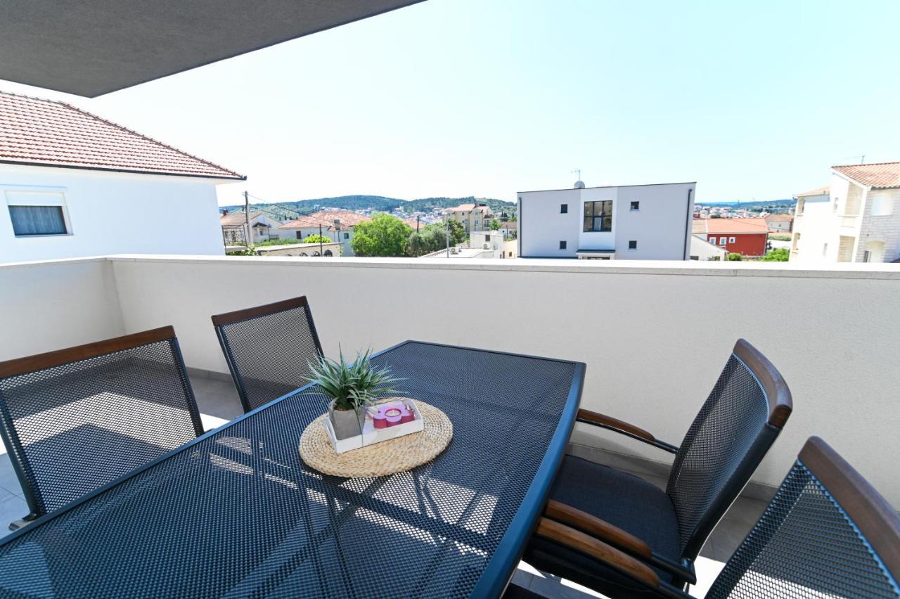 Apartment Laura, Free Parking, Balcony, 4 Ppl Trogir Exterior photo