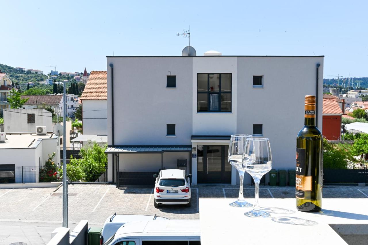 Apartment Laura, Free Parking, Balcony, 4 Ppl Trogir Exterior photo