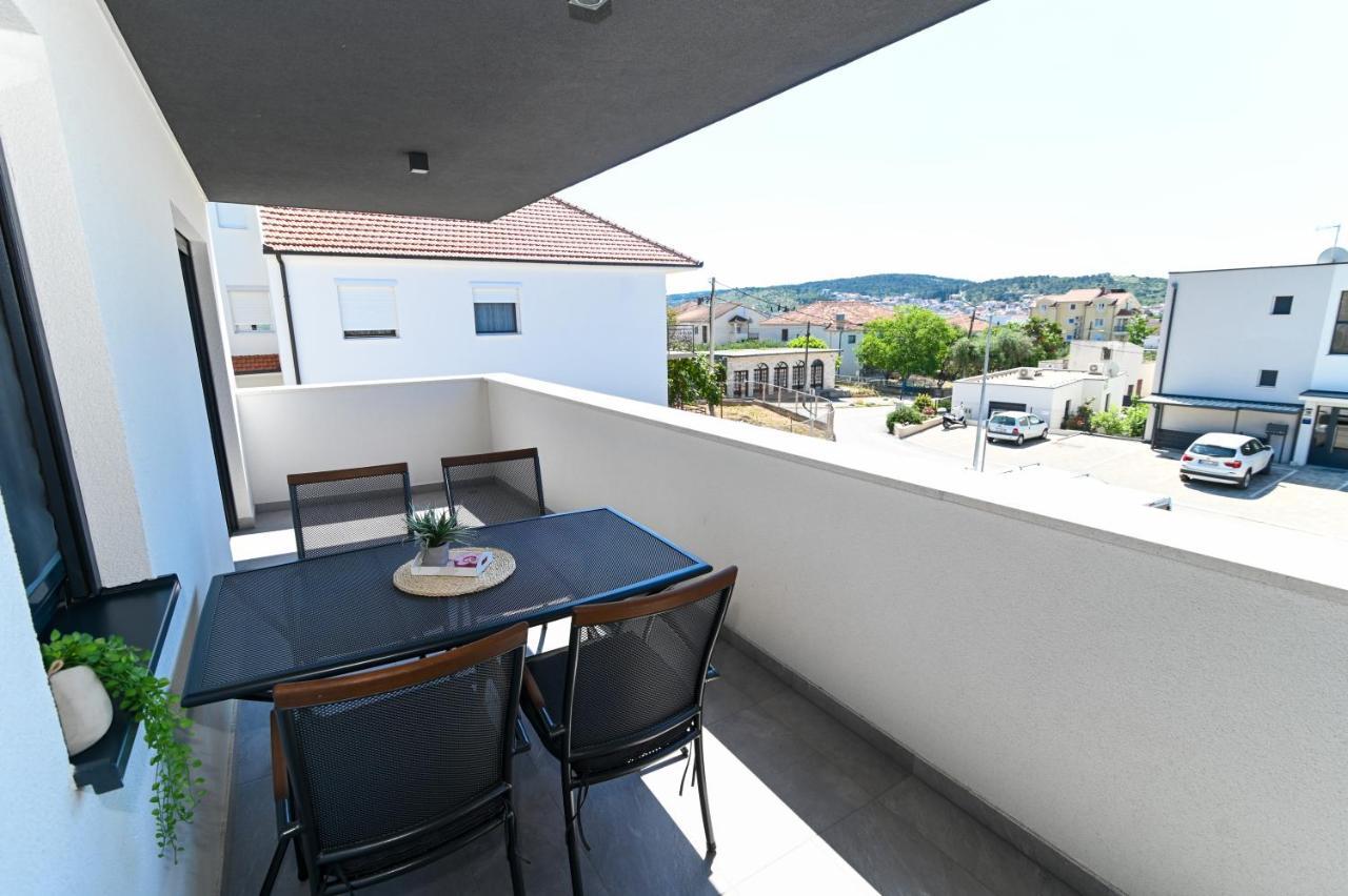 Apartment Laura, Free Parking, Balcony, 4 Ppl Trogir Exterior photo